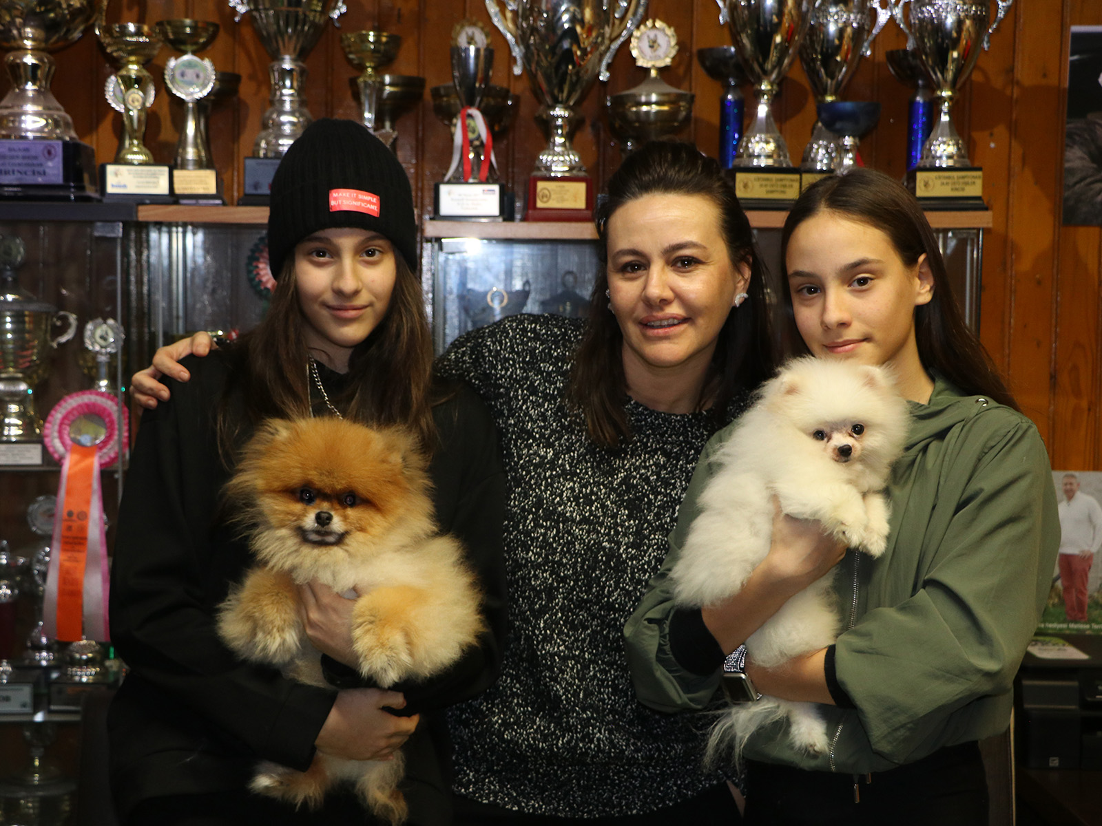 Ünsal ailesi ve Pomeranian Pablo yeni dostlarına kavuştu.